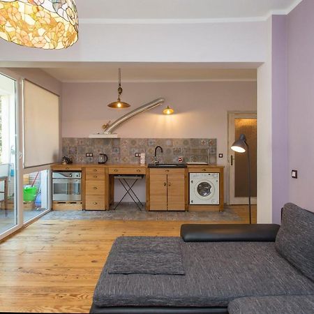 Colorful 2Bdr Apartment In The City Center 소피아 외부 사진