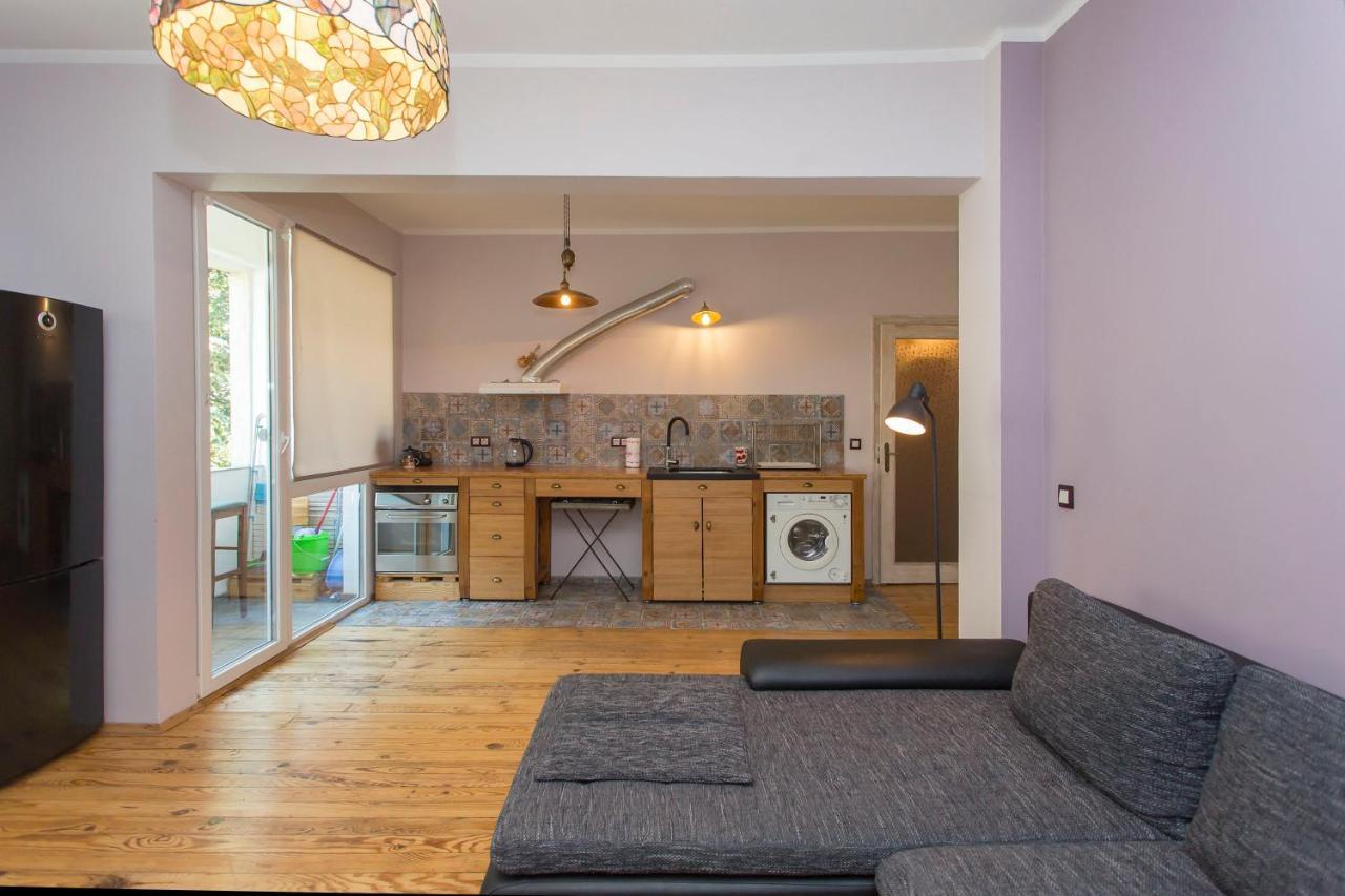 Colorful 2Bdr Apartment In The City Center 소피아 외부 사진